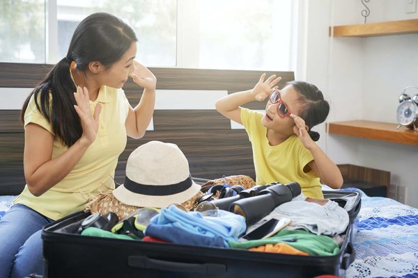 Les essentiels à emballer pour des vacances réussies.