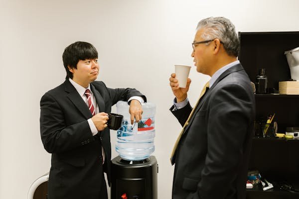 Adoptez la fontaine à eau filtrante : 5 avantages clés à connaître